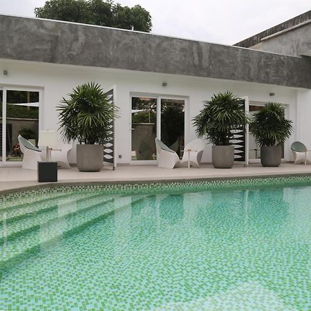 Stanislas Maison d'hotes Abidjan Extérieur photo